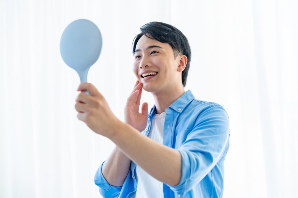 歯列矯正を始めて印象が変わった男性の声